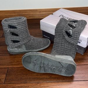Bearpaw Crochet Gray Boots. Women’s size 7.
